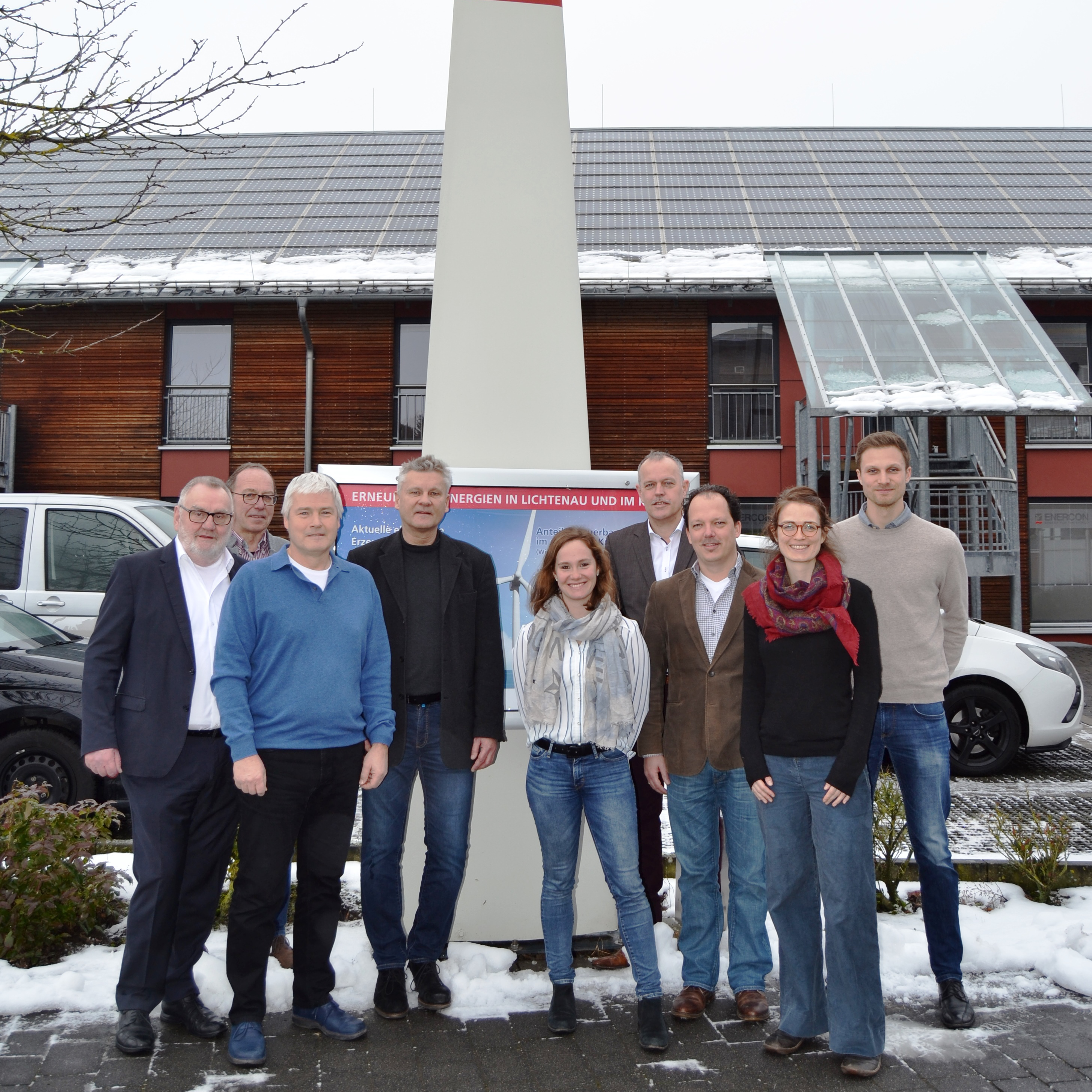 v.l.n.r.: Josef Hartmann (Bürgermeister Lichtenau), Wolfgang Scholle (Ortsvorsteher), Winfried Gödde (Westfalen Wind), Günter Voß (Klimaschutzmanager), Laura Stößel (RWTH), Hermann Dickgreber (Stadtwerke Lichtenau GmbH), Dominic Nailis (BET), Fiona Lecour (BET), Lucas Blickwedel (RWTH)